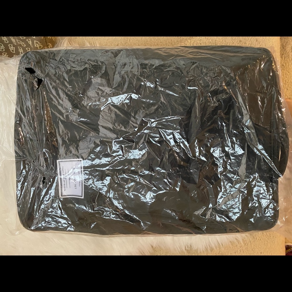 NWT Herschel like black luggage carry on - Picture 12 of 12